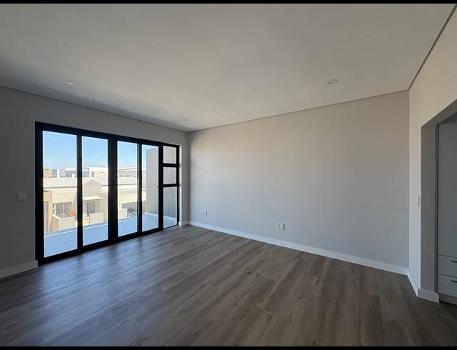 4 BEDROOM HOUSE FOR SALE IN SANDOWN
